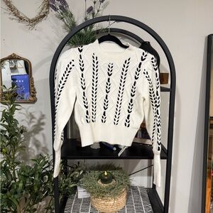C. Commense Cream & Black Cable Knit Cropped Sweater Size Small NWT